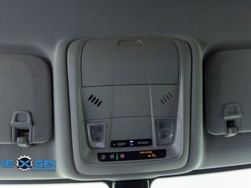 Used 2020 Chevrolet Blazer LT FWD image 20