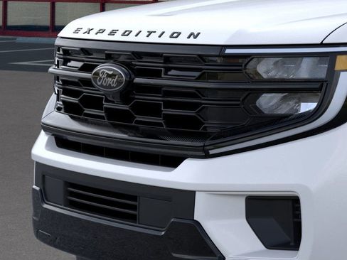 New 2026 Ford Expedition Max Platinum image 17