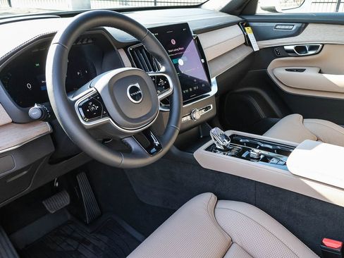 New 2026 Volvo XC90 B6 Ultra w/ Protection Package image 29