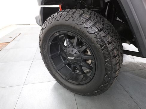 Used 2018 Jeep Wrangler Unlimited Sport S image 28