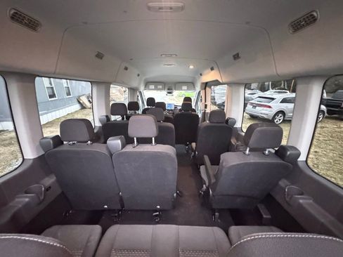 Used 2024 Ford Transit 350 XLT image 37