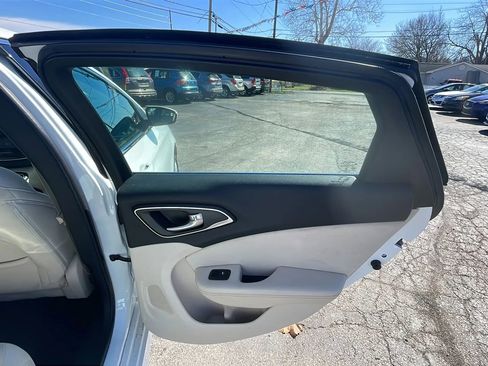 Used 2015 Chrysler 200 Limited w/ Convenience Group FWD image 23