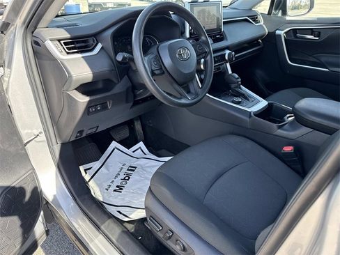 Used 2025 Toyota RAV4 XLE image 10