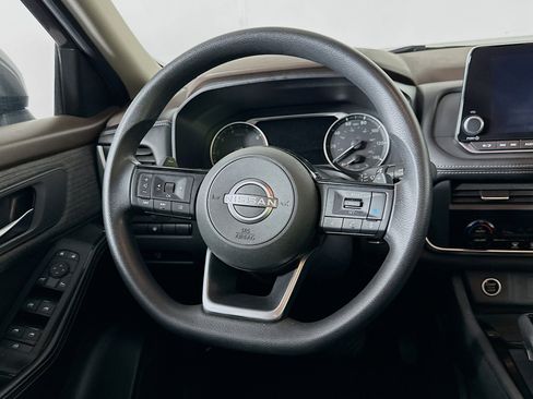 Used 2023 Nissan Rogue SV image 18