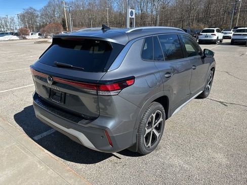 New 2026 Volkswagen Tiguan SE image 7