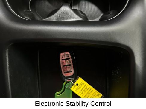 Used 2025 Chrysler Pacifica Select FWD image 38