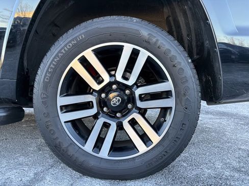 Used 2018 Toyota 4Runner Limited image 9