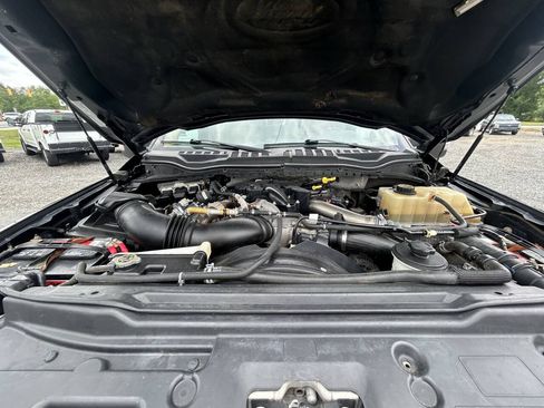 Used 2018 Ford F350 Lariat w/ FX4 Off-Road Package AWD/4WD image 26