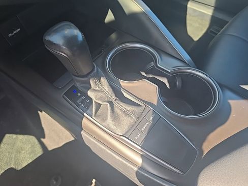Used 2023 Toyota Camry SE FWD image 22