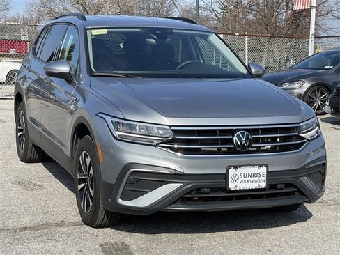 Used 2024 Volkswagen Tiguan S image 2