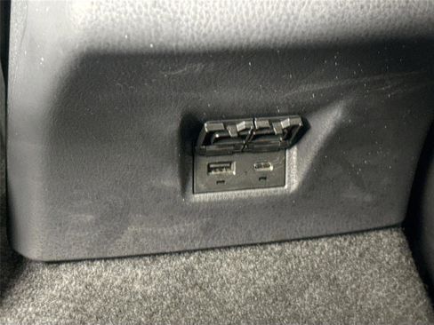 Used 2025 Toyota Camry XLE image 56