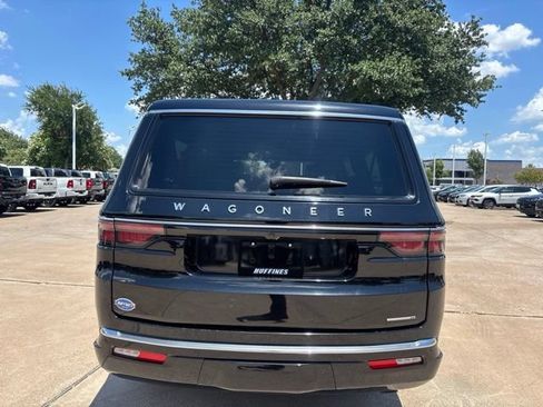 Certified 2024 Jeep Wagoneer L Series II w/ Flexible Seating Group AWD/4WD image 7