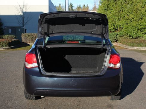 Used 2016 Chevrolet Cruze LT w/ Technology Package image 10