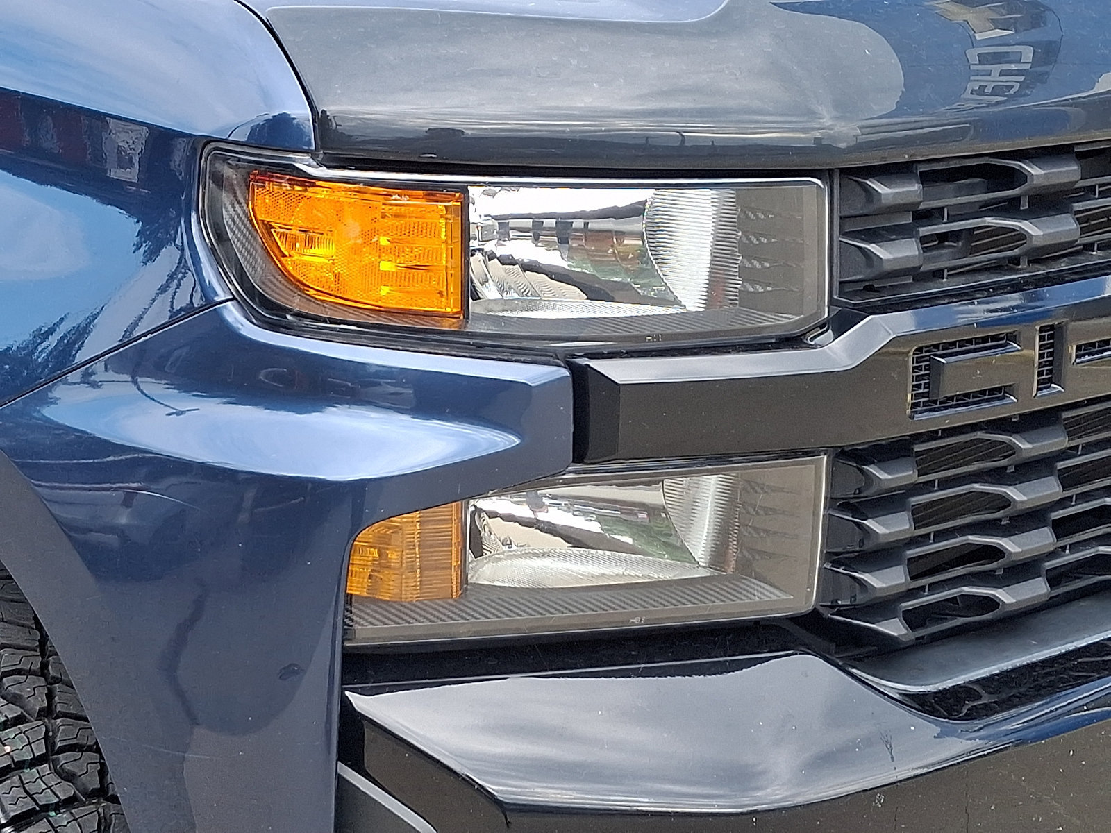 Used 2021 Chevrolet Silverado 1500 Custom Trail Boss w/ LPO, Dark Essentials Package AWD/4WD image 9