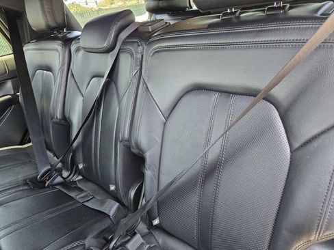Used 2020 Ford Expedition Limited AWD/4WD image 12