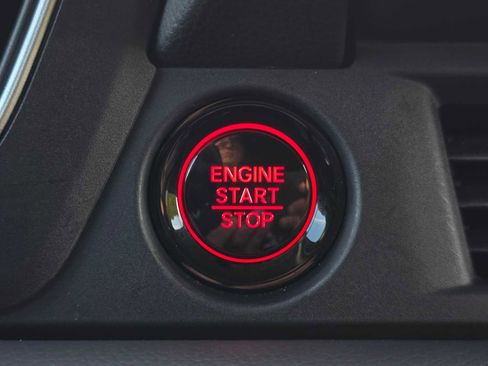 Used 2025 Honda Pilot EX-L image 34