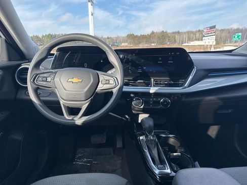 Used 2024 Chevrolet Trax LT image 14