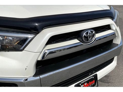 Used 2015 Toyota 4Runner Limited AWD/4WD image 32