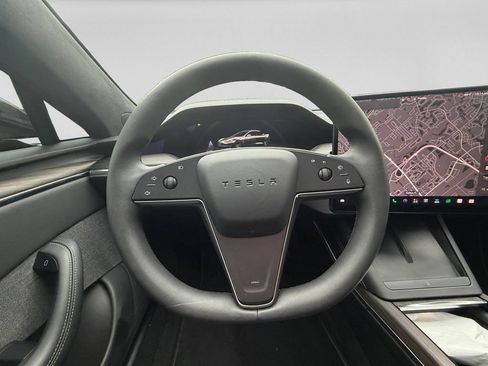 Used 2025 Tesla Model S AWD/4WD image 12