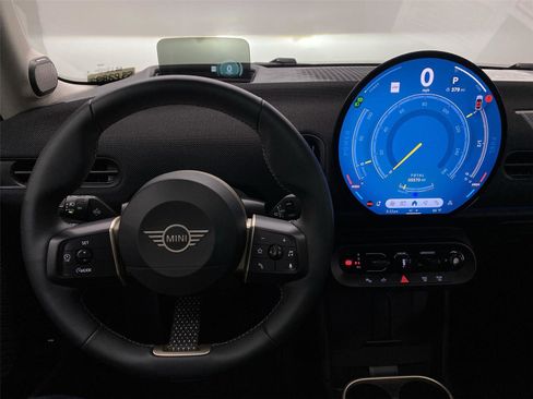 Certified 2025 MINI Cooper S image 31