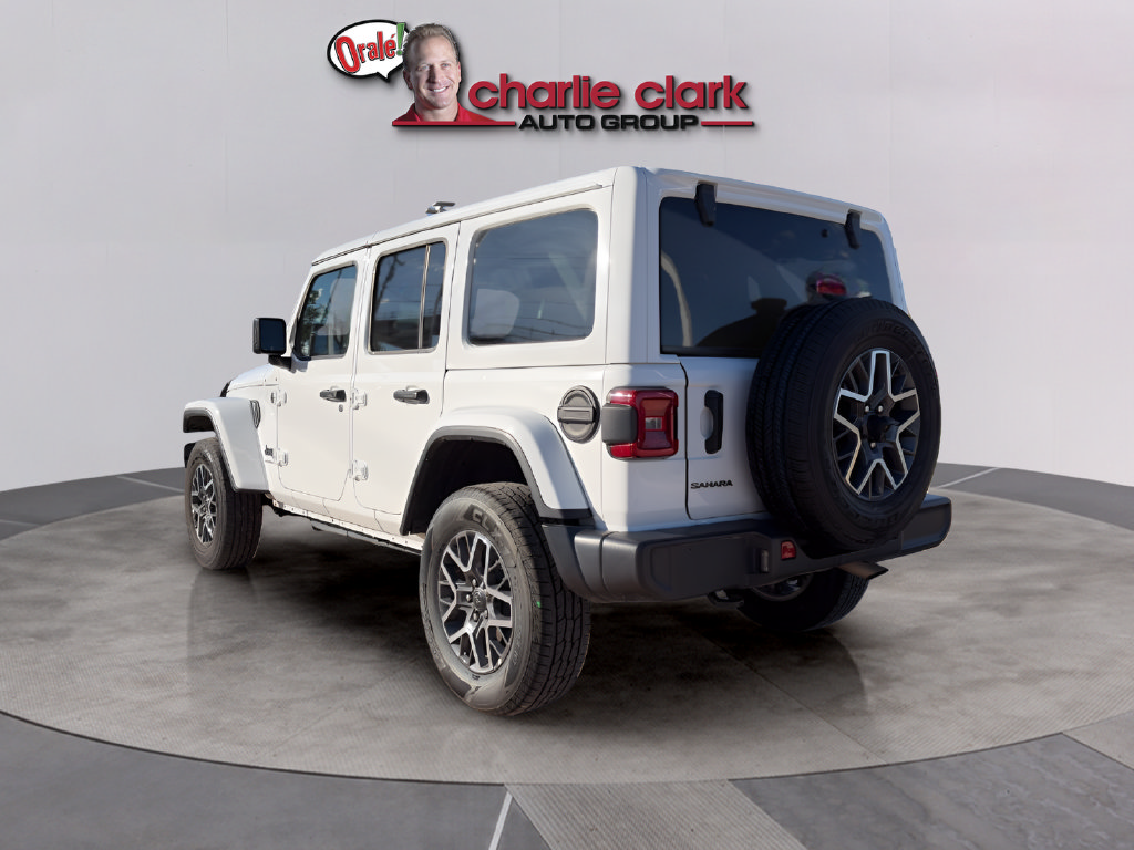 Used 2026 Jeep Wrangler Unlimited Sahara AWD/4WD image 3