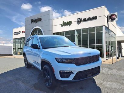 New 2025 Jeep Grand Cherokee Limited w/ Black Appearance Package
