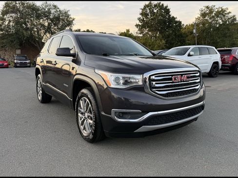 Used 2019 GMC Acadia SLE FWD image 1