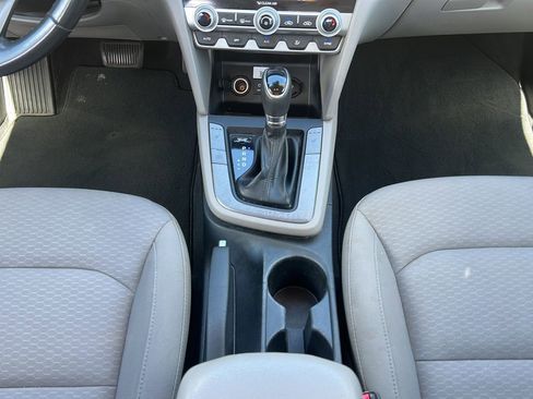 Used 2020 Hyundai Elantra Value Edition FWD image 14