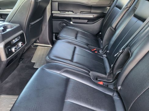 Used 2019 Ford Expedition XLT w/ Equipment Group 201A AWD/4WD image 23