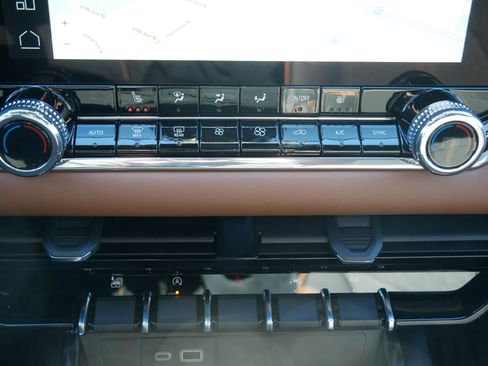 New 2026 GMC Canyon AT4 image 8