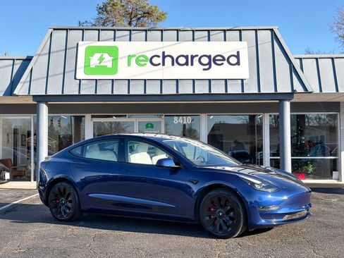 Used 2023 Tesla Model 3 Standard Range image 4