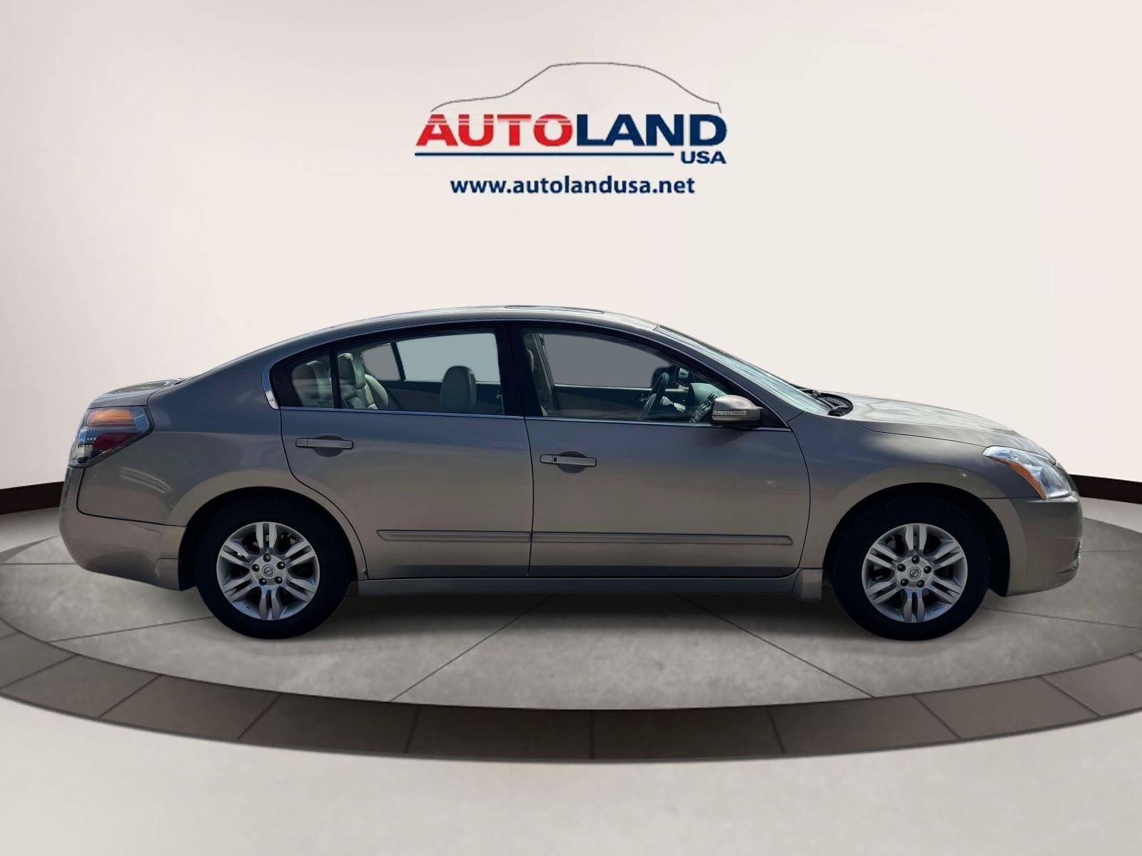 Used 2011 Nissan Altima 2.5 SL w/ 2.5SL Pkg FWD image 3