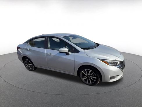 Used 2025 Nissan Versa SV FWD image 2