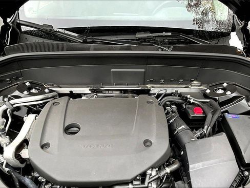 New 2025 Volvo XC90 B6 Plus image 12