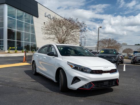 Used 2023 Kia Forte GT-Line w/ GT-Line Premium Package image 12