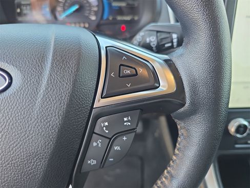 Certified 2024 Ford Edge SEL image 22