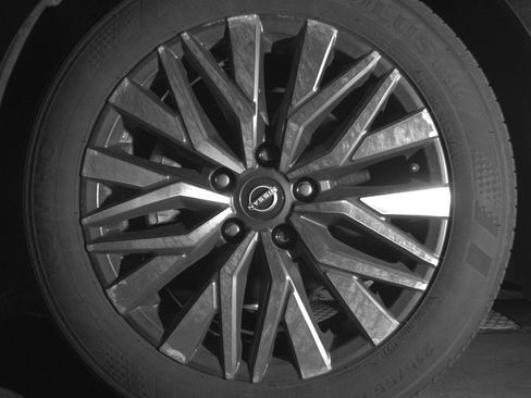 Used 2025 Nissan Altima 2.5 SV FWD image 12