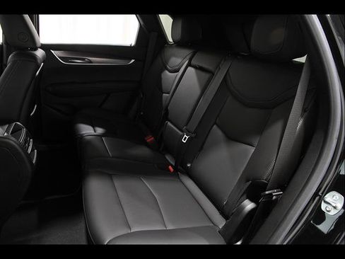 Certified 2025 Cadillac XT5 Luxury w/ LPO, Floor Liner Package AWD/4WD image 19
