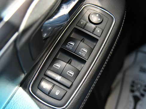 Used 2023 RAM 1500 Classic Warlock AWD/4WD image 31