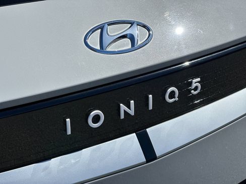 Used 2024 Hyundai Ioniq 5 SEL RWD image 27