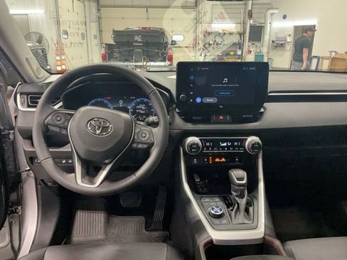 Used 2025 Toyota RAV4 Limited AWD/4WD image 12