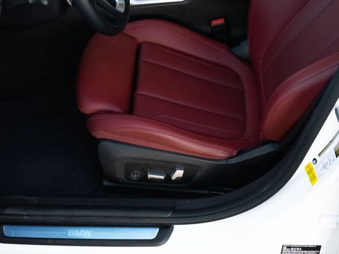 Used 2024 BMW 330i Sedan w/ Premium Package image 14