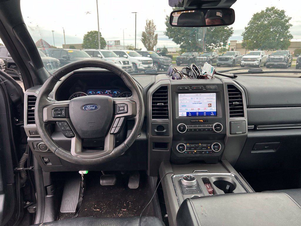 Used 2020 Ford Expedition XLT w/ Equipment Group 202A AWD/4WD image 11