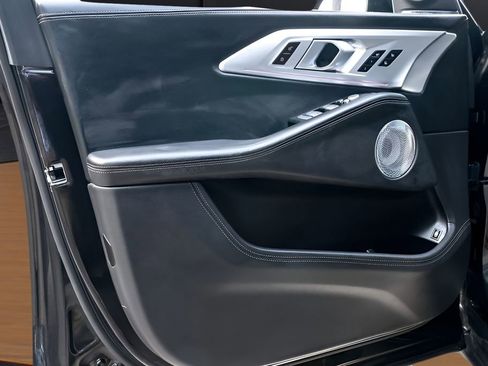 Used 2024 BMW XM image 31