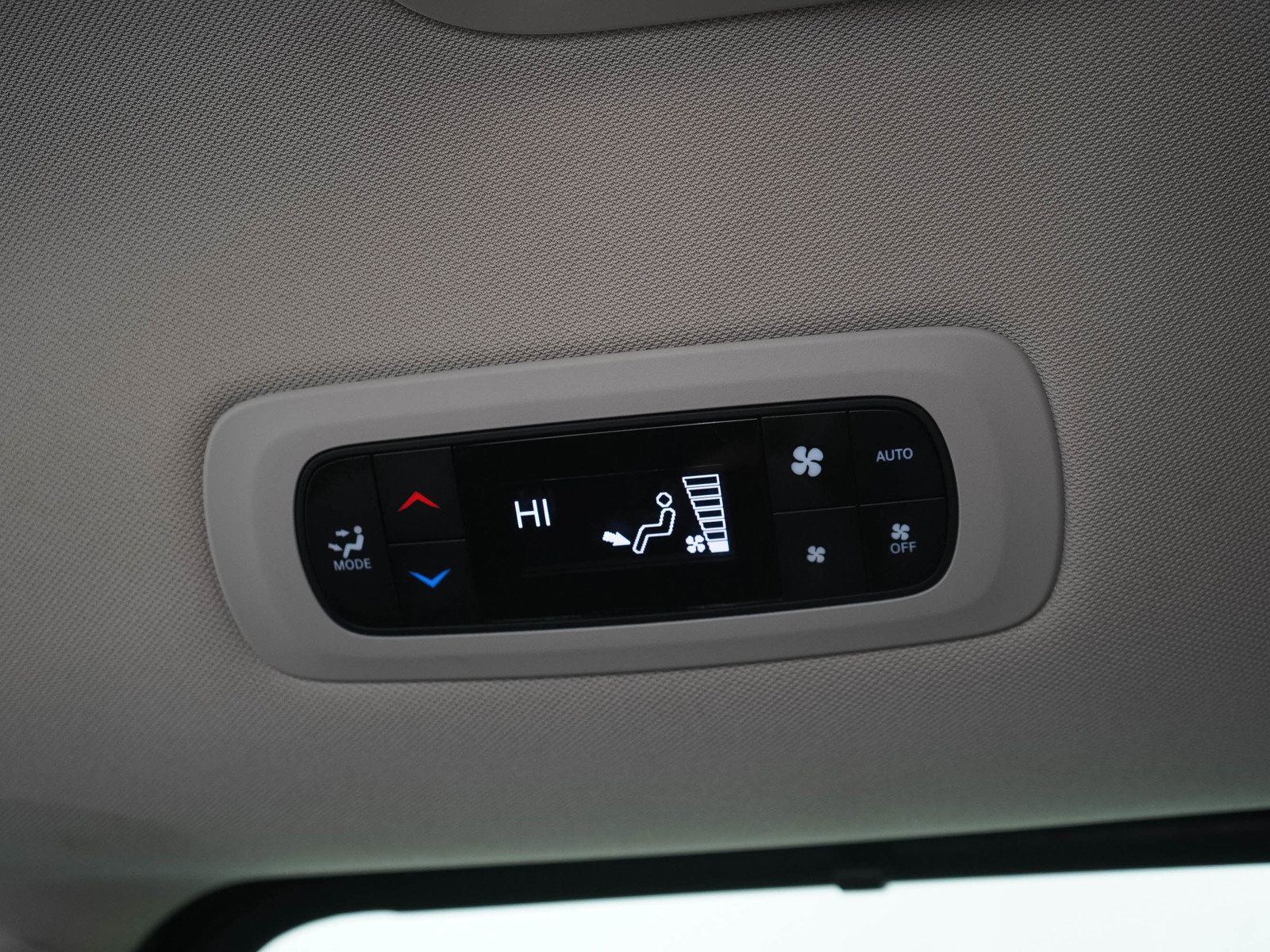 Used 2023 Chrysler Pacifica Touring-L FWD image 19