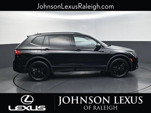 Used 2022 Volkswagen Tiguan SE R-Line AWD/4WD image 6