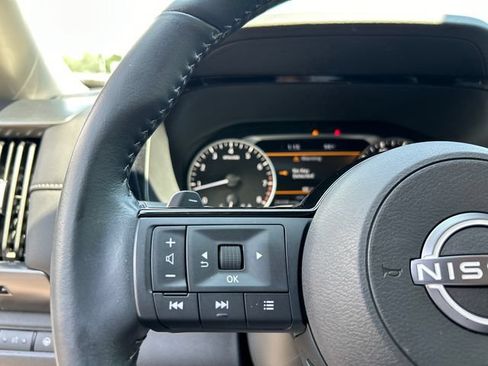 Certified 2023 Nissan Pathfinder SL w/ Black Appearance Package AWD/4WD image 13
