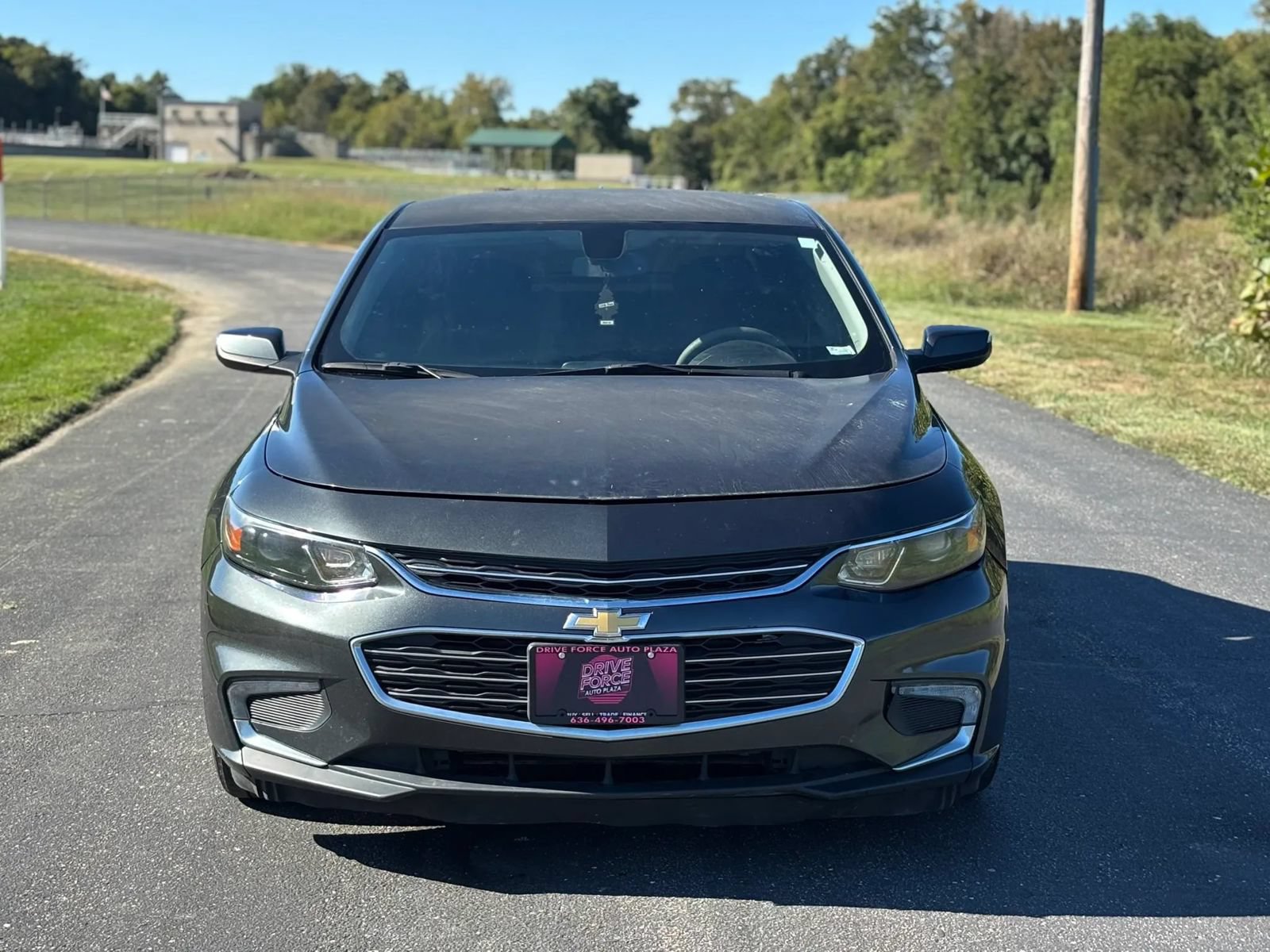 Used 2016 Chevrolet Malibu LT FWD image 2