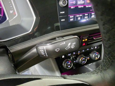 Used 2019 Volkswagen Jetta SEL FWD image 24