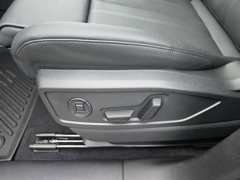 Used 2025 Audi Q5 Premium Plus image 28